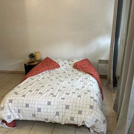 Studio A 2 Pas Du Metro Клиши Экстерьер фото