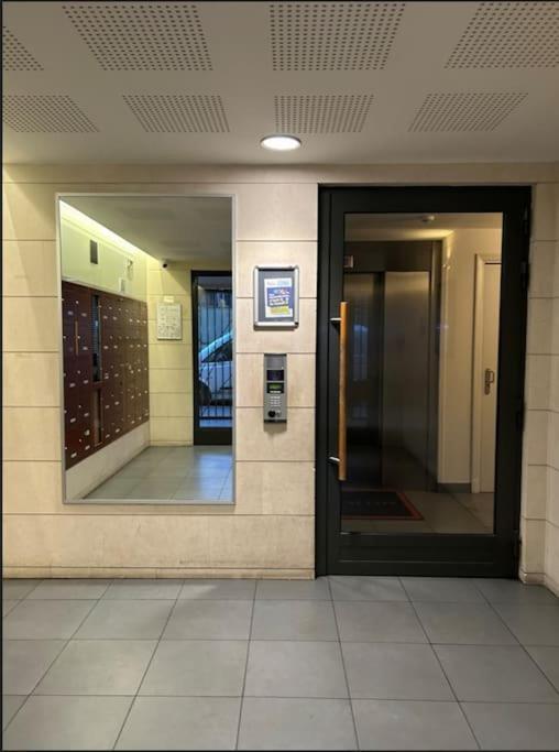 Studio A 2 Pas Du Metro Клиши Экстерьер фото