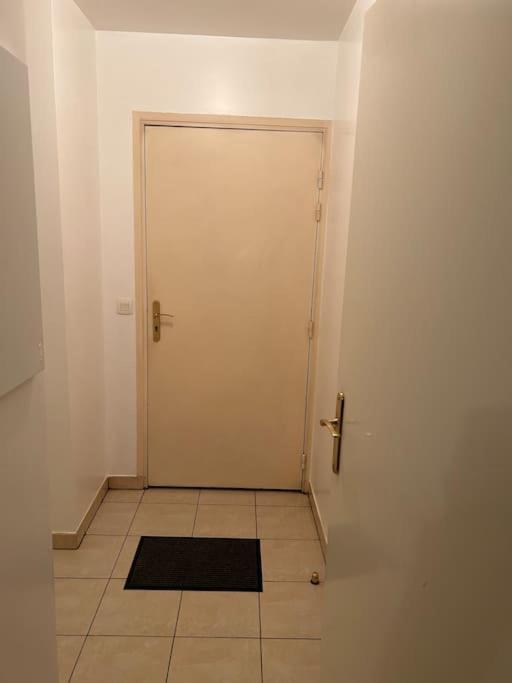 Studio A 2 Pas Du Metro Клиши Экстерьер фото