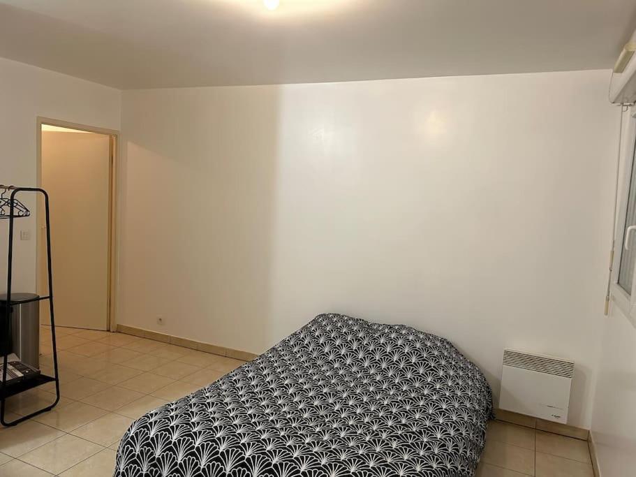 Studio A 2 Pas Du Metro Клиши Экстерьер фото